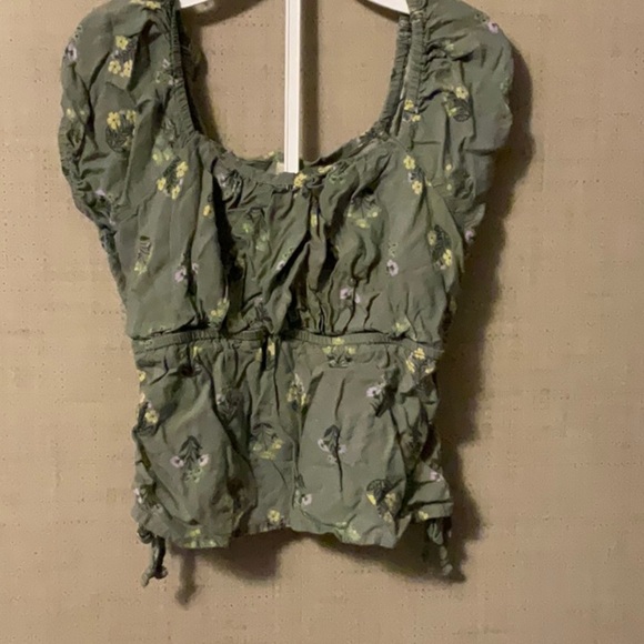 Green Puff Sleeve Ruched Blouse with Tie Front - Picture 1 of 5